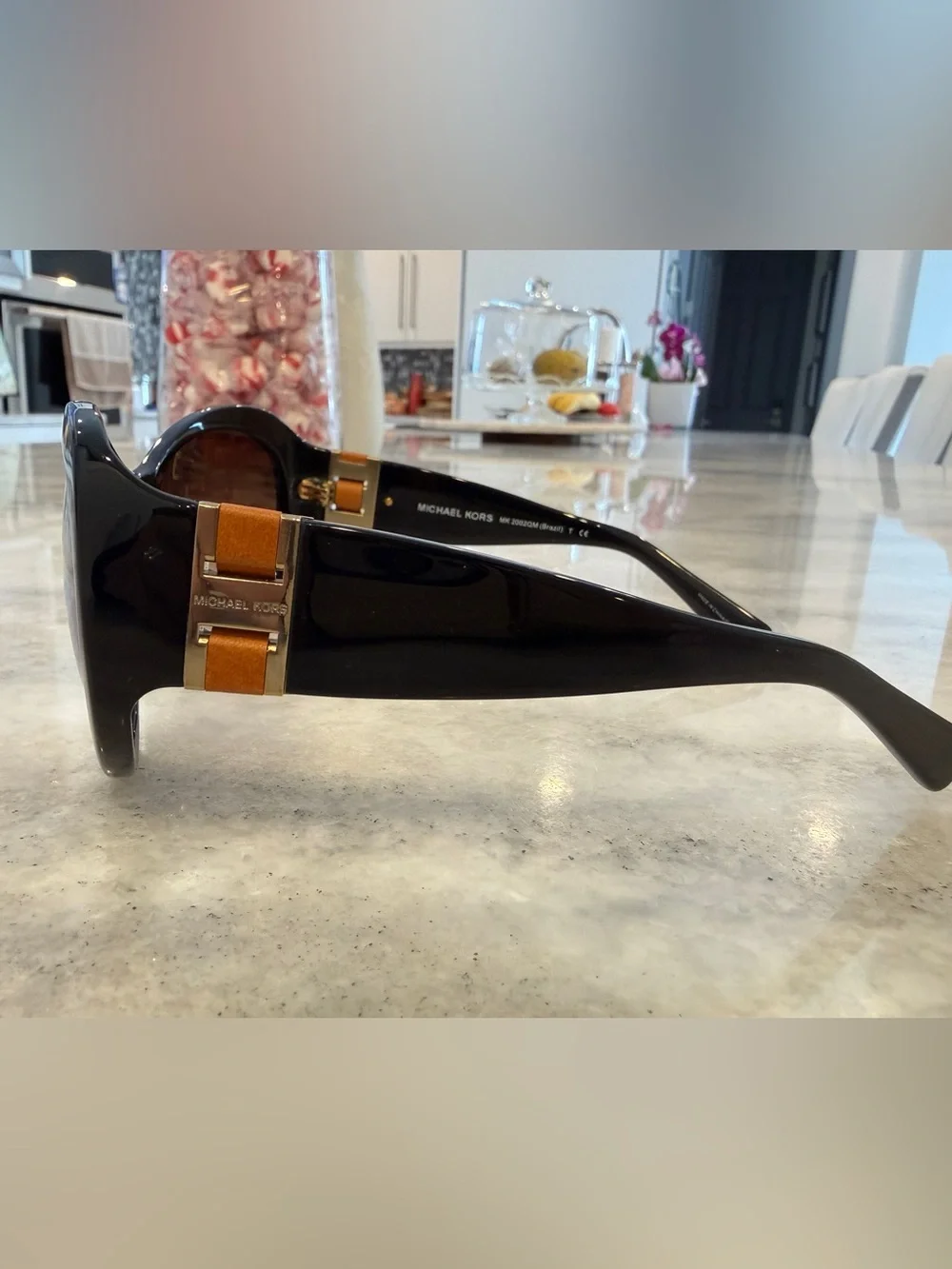 Michael Kors Black Brown Cat-Eye Sunglasses with Brown Gradient Lenses New